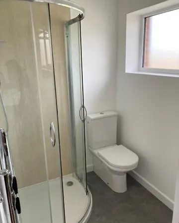 Fully Accessible Hampshire Home Waterlooville Exterior photo